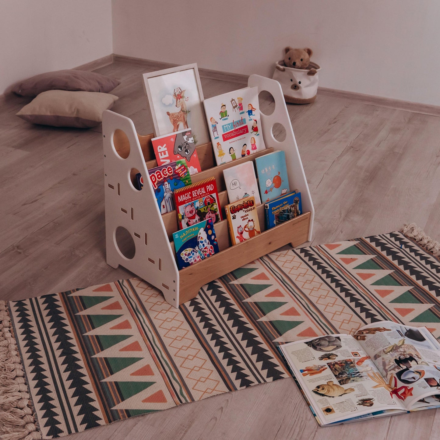 Montessori Bookshelf