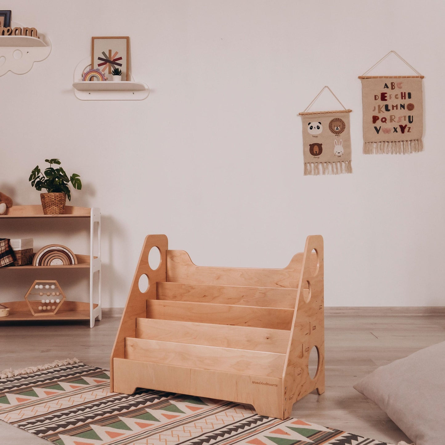 Montessori Bookshelf