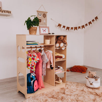 Montessori Closet