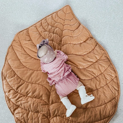 Thick Sherpa Cotton Baby Play Mat Jabaloo #color_camel-sherpa-leaf