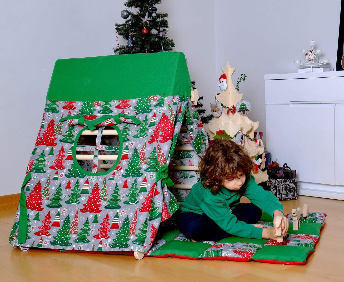 Christmas Play Tent & Play Mat for Climbing Triangle | Engaging Play Environment